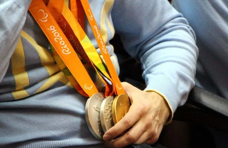 120 паралімпійцям, дефлімпійцям та їхнім тренерам Порошенко призначив стипендії