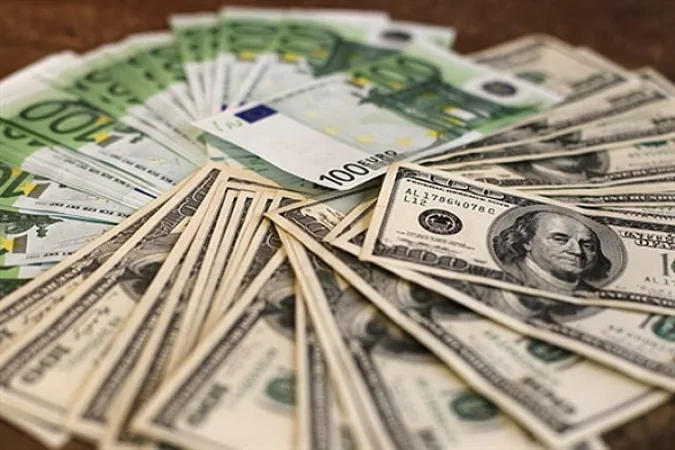 Продовжує знижувати офіційну гривню Нацбанк