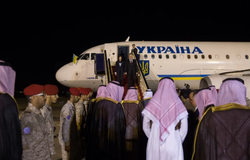 В Саудовскую Аравию Порошенко начал официальный визит