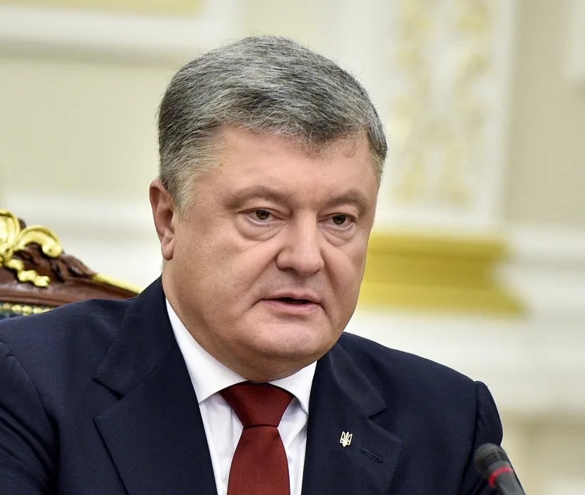 Очікую на закон про українську мову у сфері послуг - Порошенко