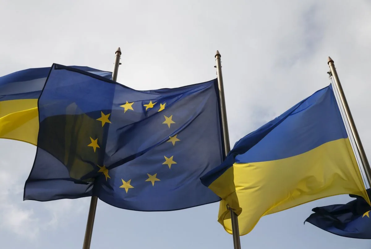 Про Антикорупційний суд ЄС зробив заяву з натяком про призупинення безвізу