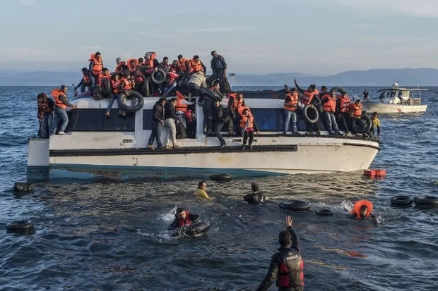 Близько 200 українських моряків у Греції опинилися у в'язницях