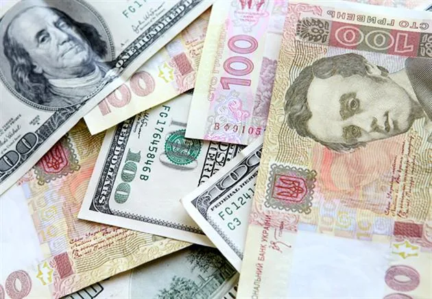 Гривня продовжує зміцнюватися - офіційний курс