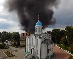 Палає авіазавод у Росії. ВІДЕО