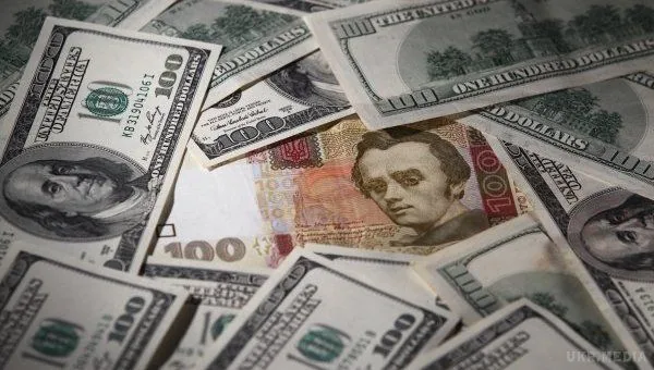 Продовжує зміцнюватися офіційна гривня