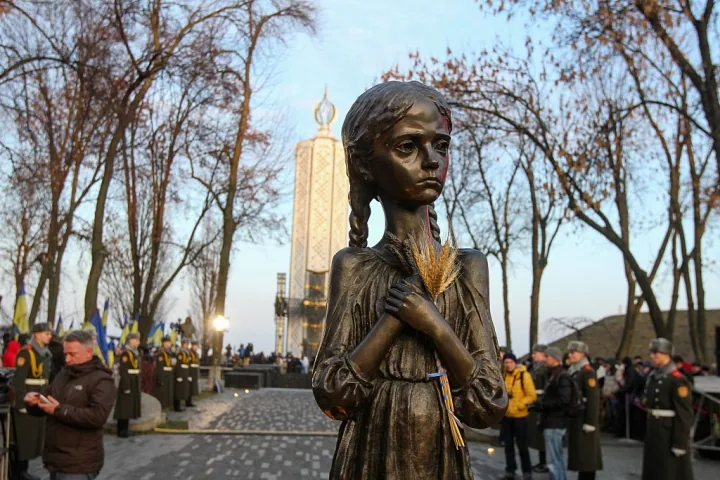 Західні лідери, дипломати вшанували жертв Голодомору. Вічна пам'ять