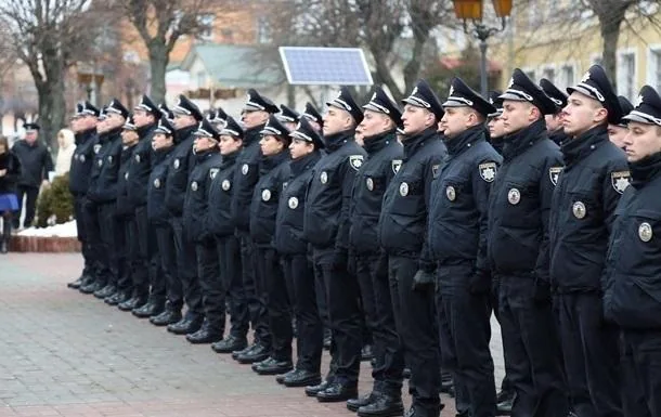 Переходят на усиленный режим несения службы подразделения МВД