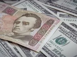 Долар та євро трохи подорожчали - офіційний курс