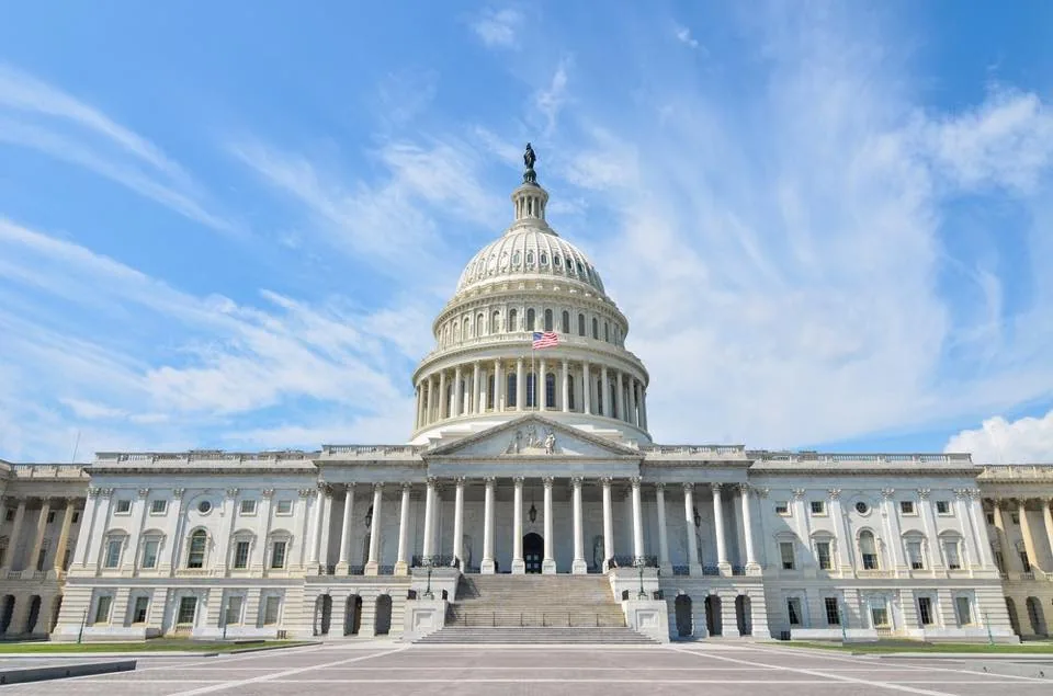 На помощь экономике конгресс США одобрил выделение рекордных $2,2 трлн