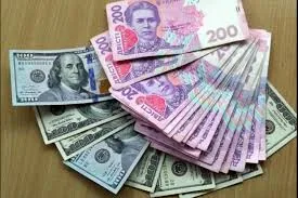 До євро та долара курс гривні послабився