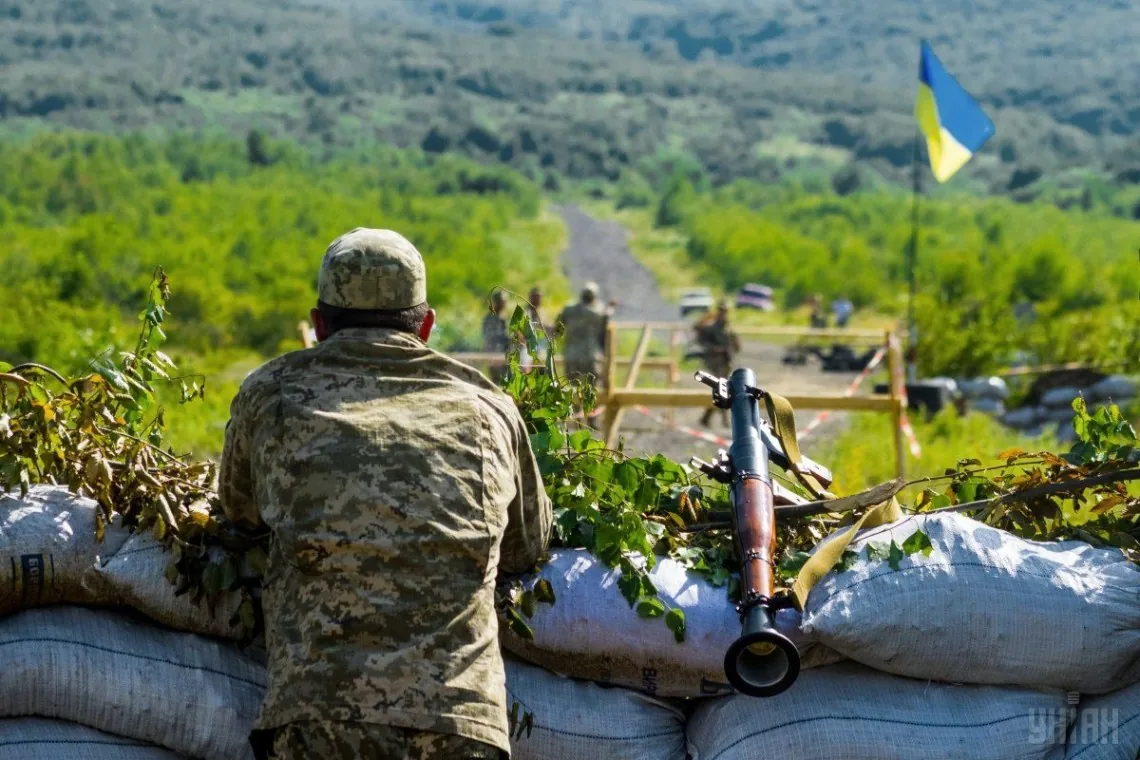 Відкрили вогонь з кулеметів і снайперської зброї окупанти на Донбасі: поранено воїна ЗСУ