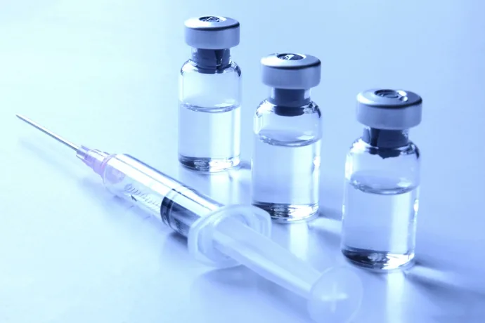 Вакцину от COVID-19 все американцы получат бесплатно