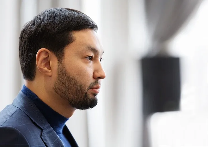 Кенес Ракишев продал "космический стартап"
