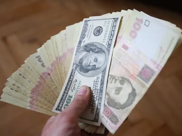 Продовжує впевнено зміцнюватися курс гривні