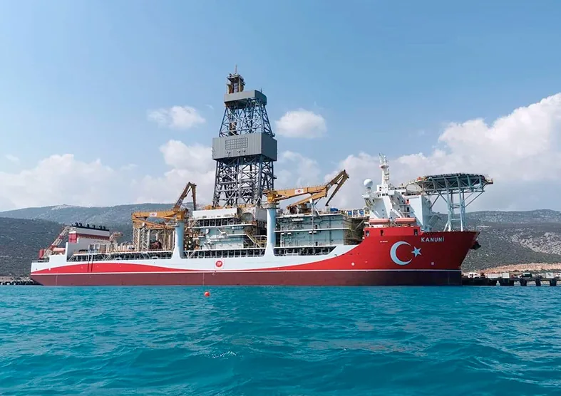 Турция решила послать в Черное море еще одно исследовательское судно