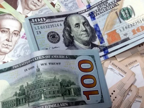 Курс гривні до долара оновив мінімум за 32 місяці - "намацує" нове дно