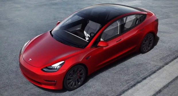 Model 3 обновила Tesla