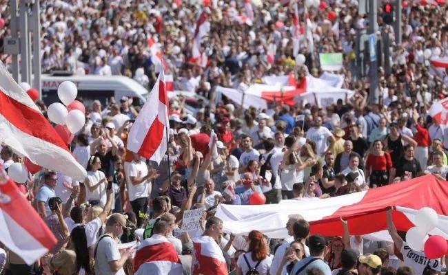 Белорусская оппозиция созывает всеобщую забастовку, и протестующие готовятся к длительной борьбе