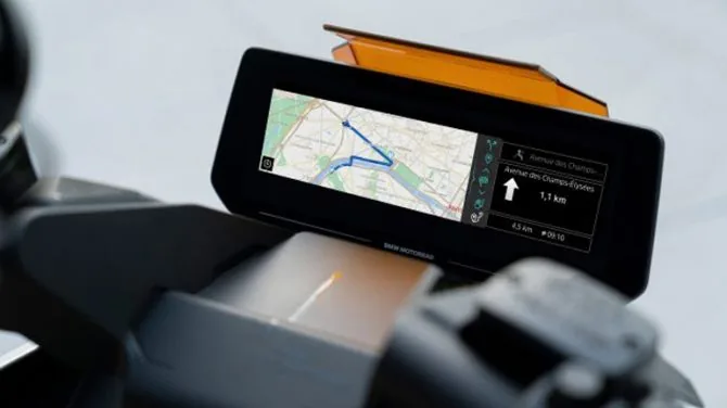 Приборную панель для мотоциклов представили BMW и Bosch