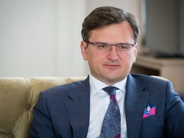 Кулеба пояснив, чому не ходить на ефіри пов'язаних із Медведчуком телеканалів - "Ви ж не вступаєте в лайно"