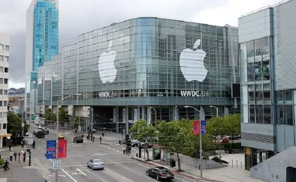 Больше 100 млрд долларов за квартал впервые в истории заработала Apple