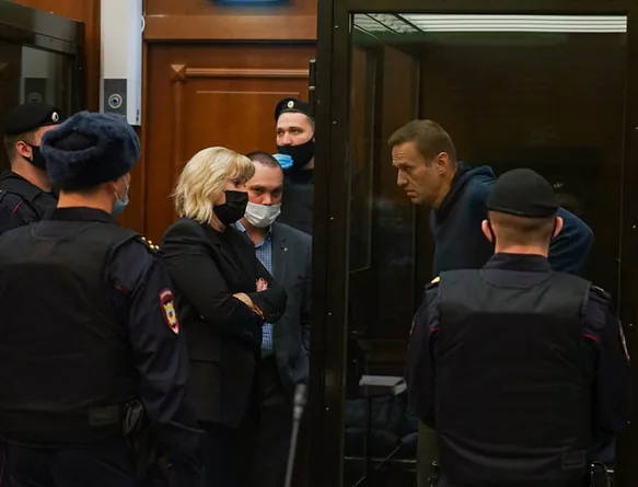 Алексей Навальный приговорен к заключению в исправительной колонии общего режима. ВИДЕО