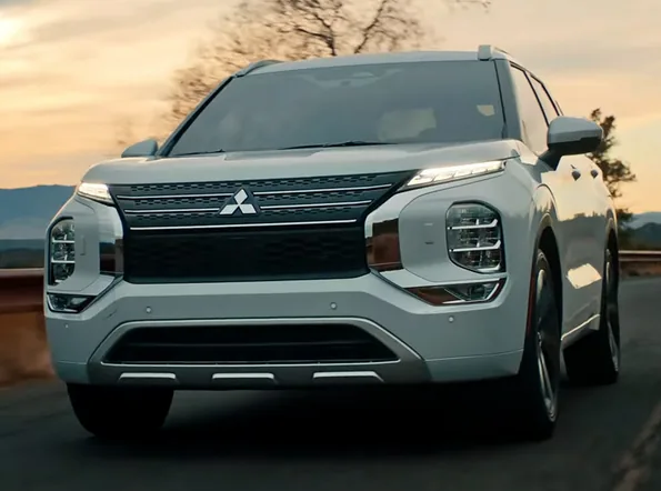 Новое поколение кроссовера Outlander представила Mitsubishi. ВИДЕО