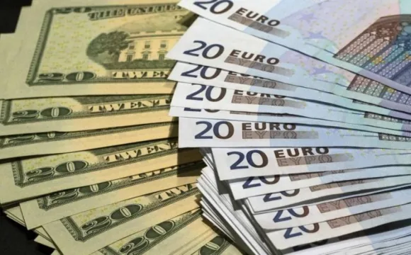 До долара курс гривні не змінився
