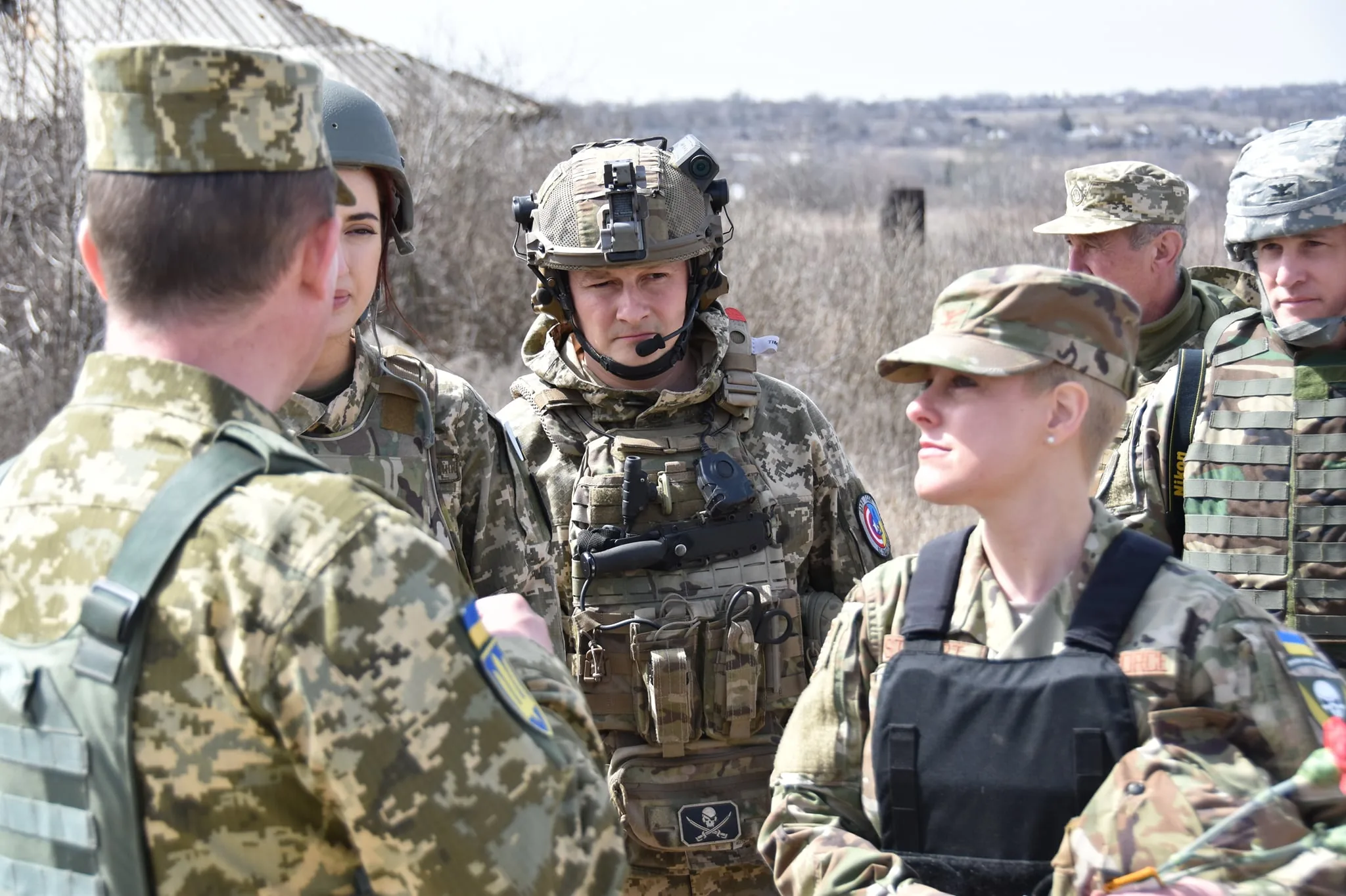 Відвідала зону ООС делегація США на чолі з аташе з питань армії та оборони