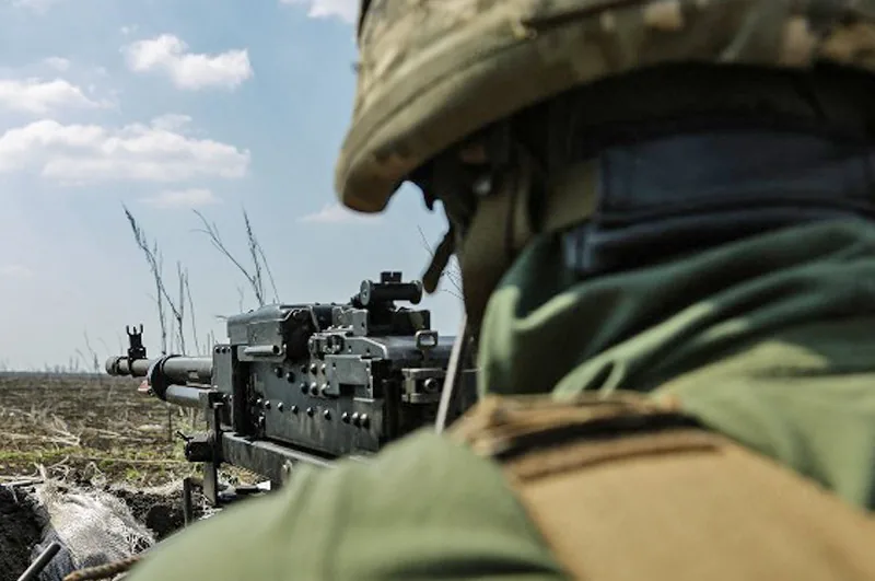 Вісім разів порушили «тишу» у зоні ООС окупанти, поранений український боєць