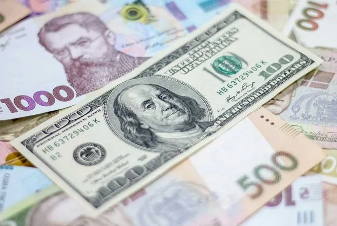 Гривня продовжує знецінюватися - курс валют на наступний тиждень