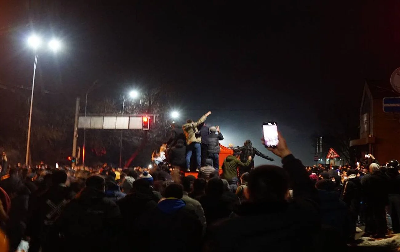 МВС заявляє про понад 200 затриманих під час розгону демонстрацій - протести в Казахстані