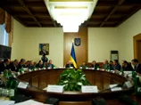 ЗМІ викрили Азарова: той на всю користає з напрацювань Тимошенко. Перелік