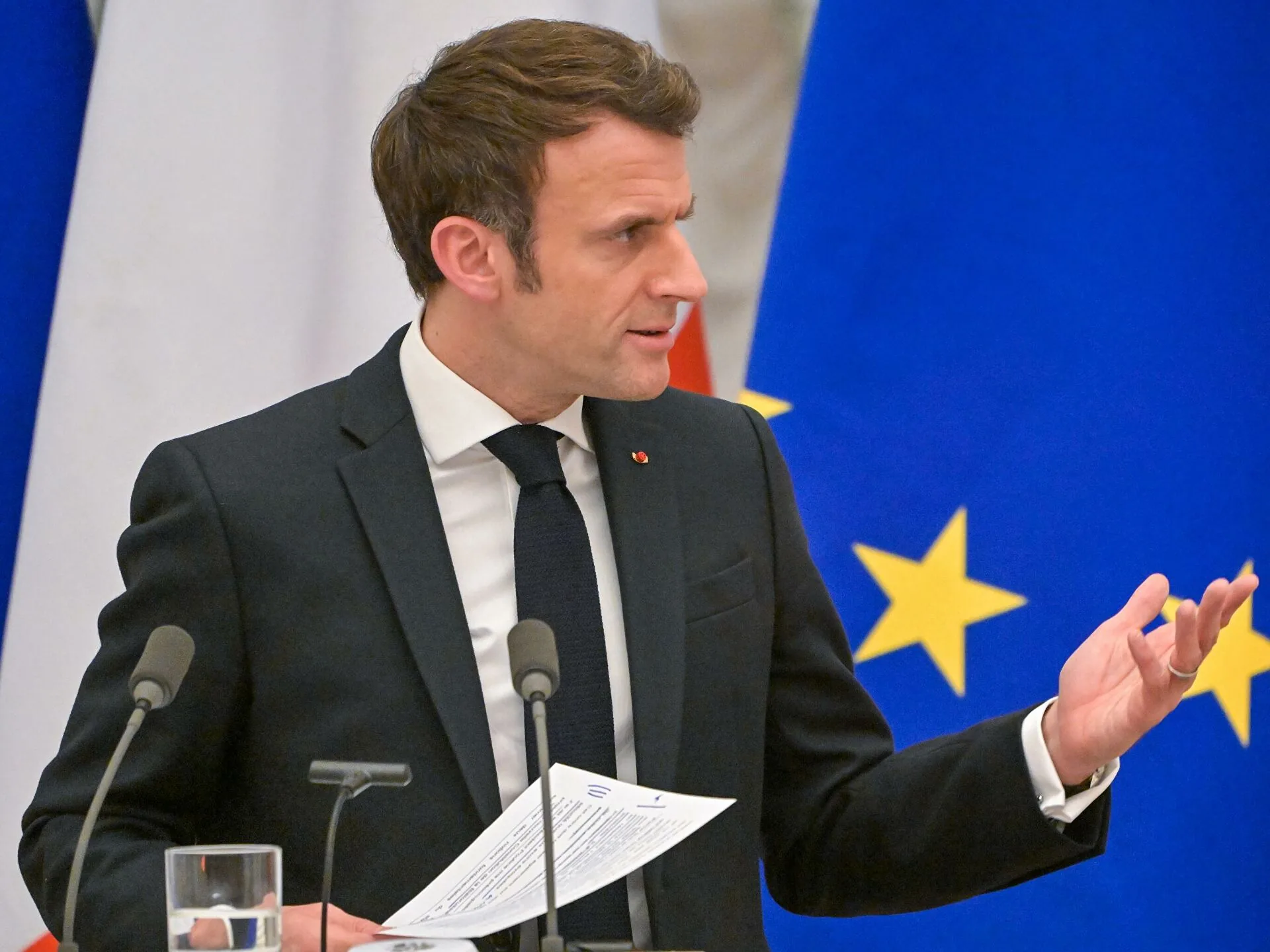 Про деескалацію на кордонах з Україною Макрон домовився з Путіним - Financial Times