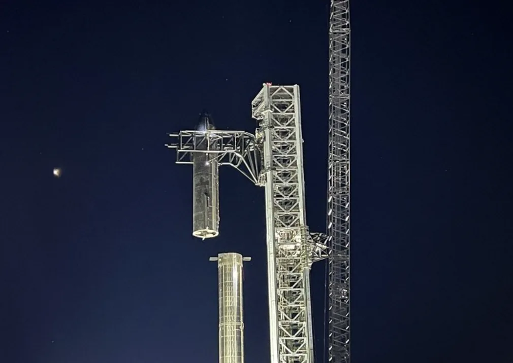 Крупнейшую ракету в мире построила SpaceX. ВИДЕО