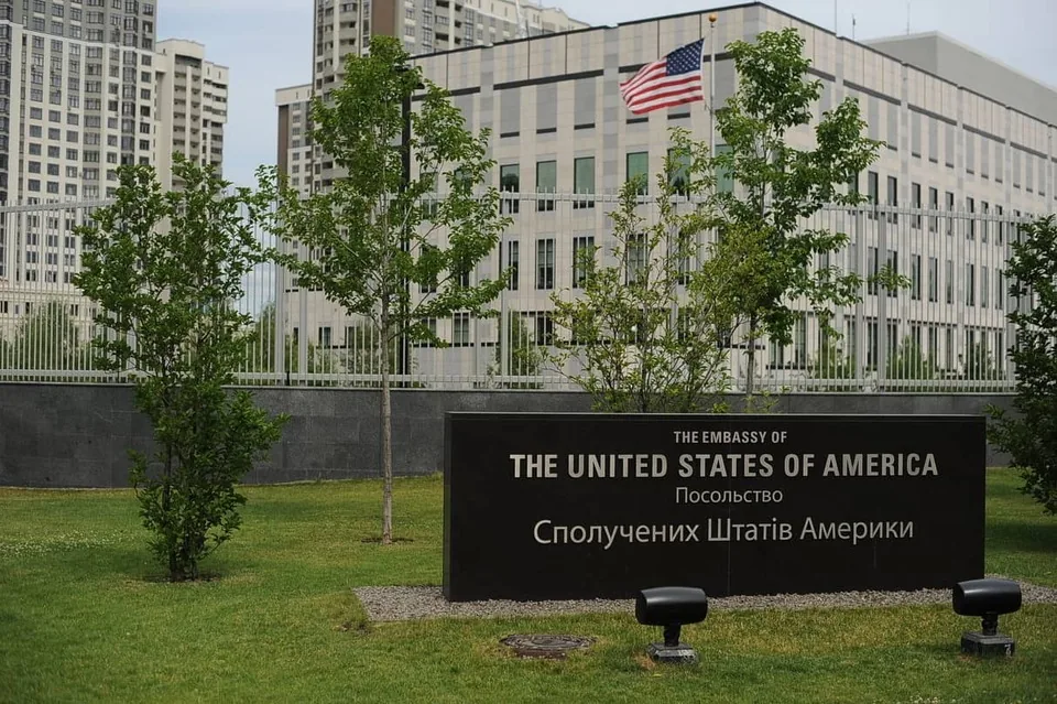 Своїм громадянам США рекомендували негайно покинути Україну