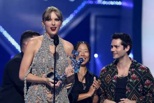 Імена переможців MTV Video Music Awards 2022 відомо, серед них – українець. ВІДЕО