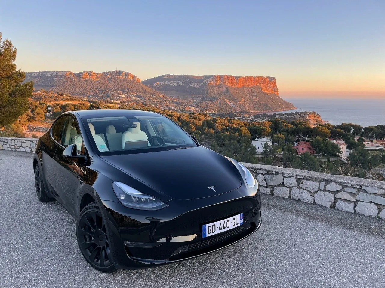 За лічені секунди хакери зламали Tesla Model Y