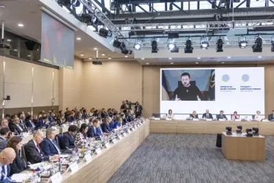 У Парижі на конференції зібрали 1 млрд євро для України