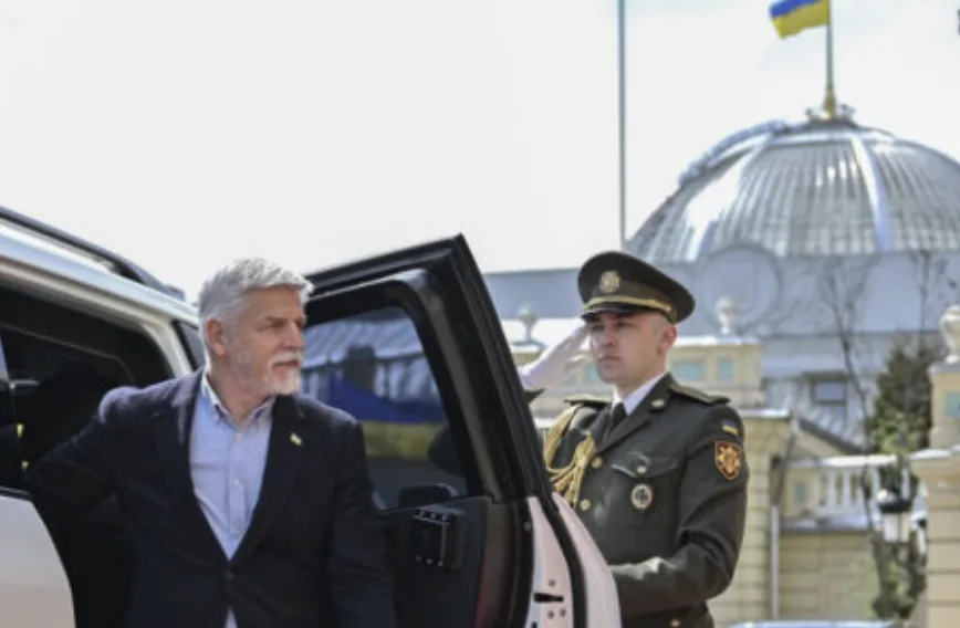 Про спільне виробництво зброї та боєприпасів домовилися Україна та Чехія