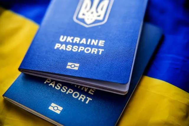 Зеленський підписав закон - в Україні запроваджують іспити для отримання громадянства