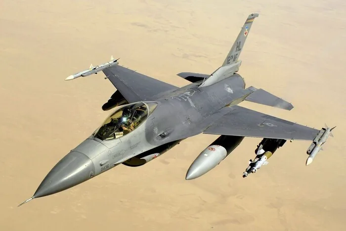 Навчання українців на F-16 США дозволили розпочати: озвучені терміни