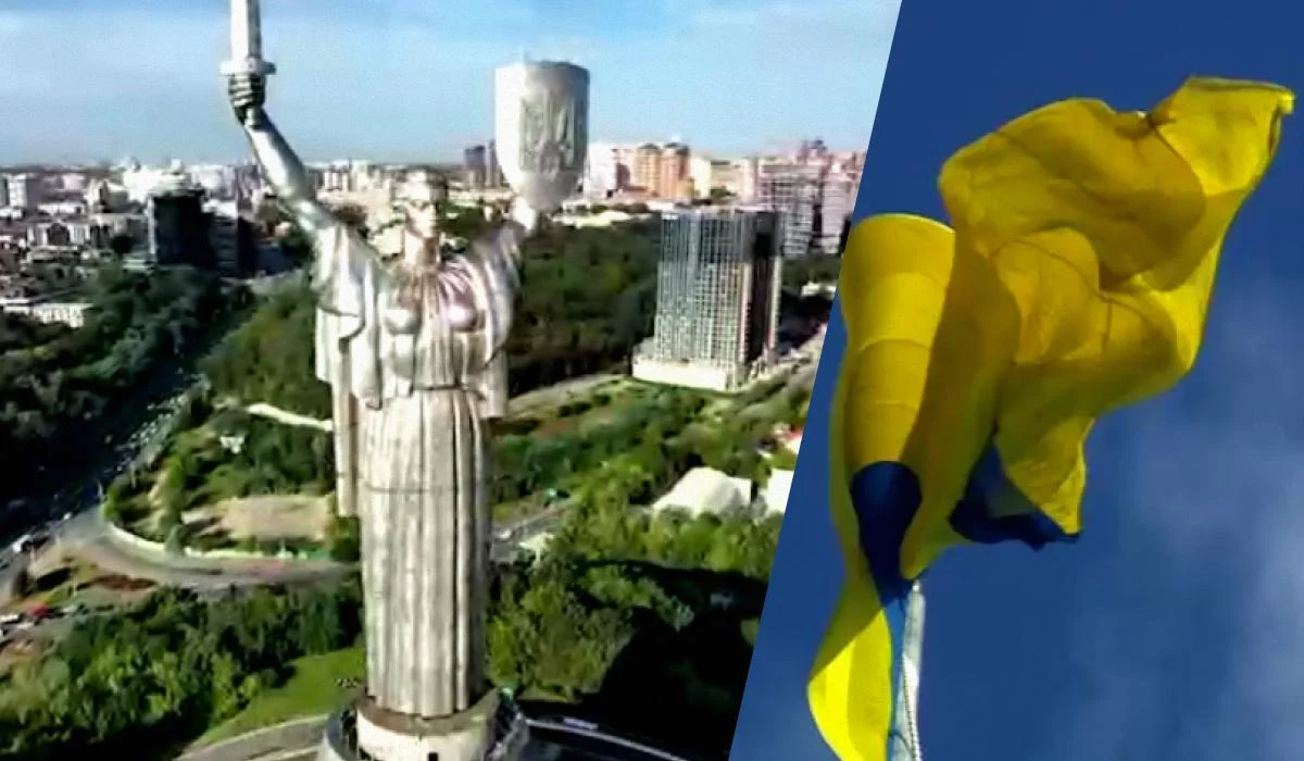 На День прапора у Києві підняли особливий стяг з "частинкою героїзму" ЗСУ