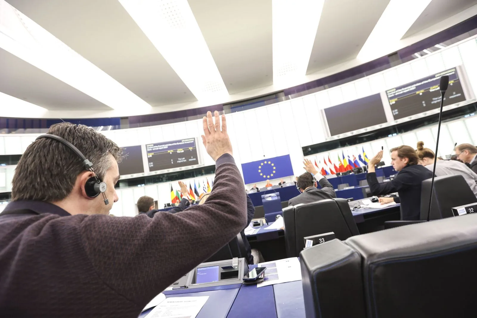 Петицію про позбавлення Орбана голосувати в Раді ЄС євродепутати підтримали