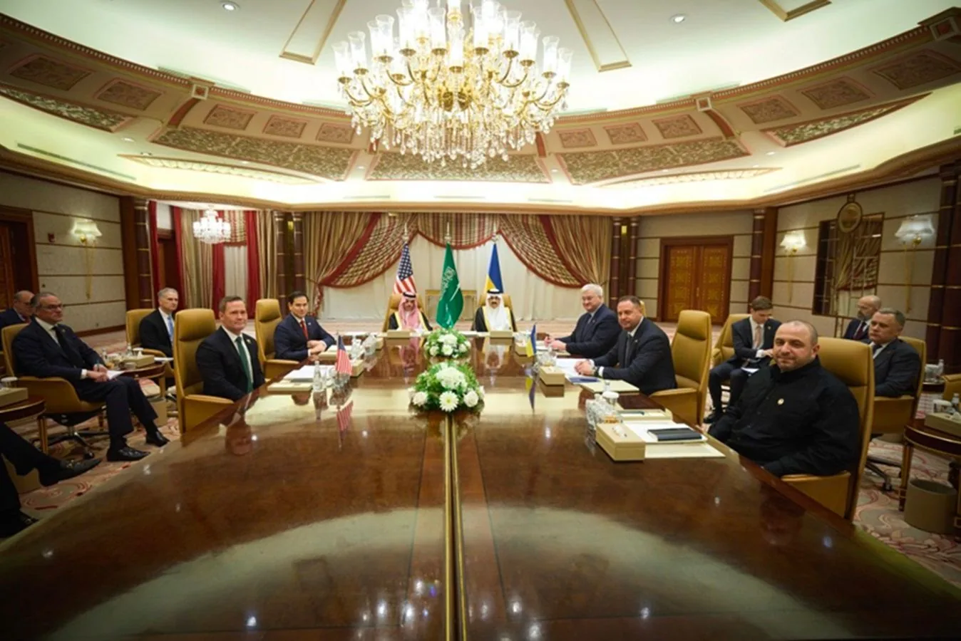Почалися переговори представників США та росії в Ер-Ріяді