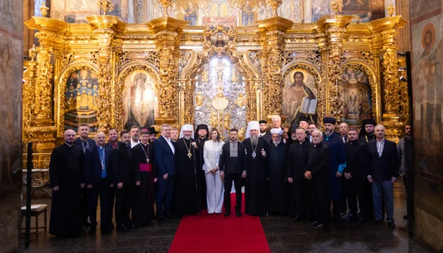 Взяли участь у молитві за Україну і вшанували полеглих військових Зеленський та іноземні делегації