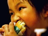 10-месячный мальчик с "волчьим" аппетитом весит как 6-летний ребенок