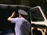 В Москве трое милиционеров сунули человека в багажник на глазах у жены. И попались с ним