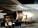 Пассажиры Boeing, летевшего из США в Австралию, сняли на ВИДЕО взрыв турбины самолета в воздухе