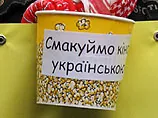 Журналістам вдалось зацікавити Азарова перспективами дубляжу українською
